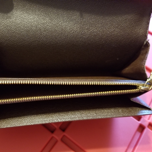 Louis Vuitton Damier Ebene Sarah Wallet - Picture 9 of 13